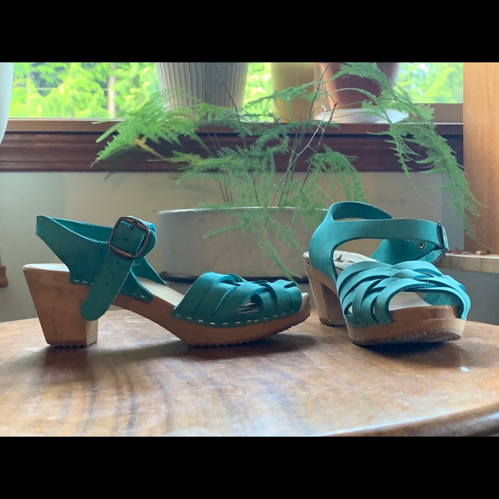 Vintage 90’s Swedish aqua blue turquoise woven sandal clog shoes -made in Sweden
